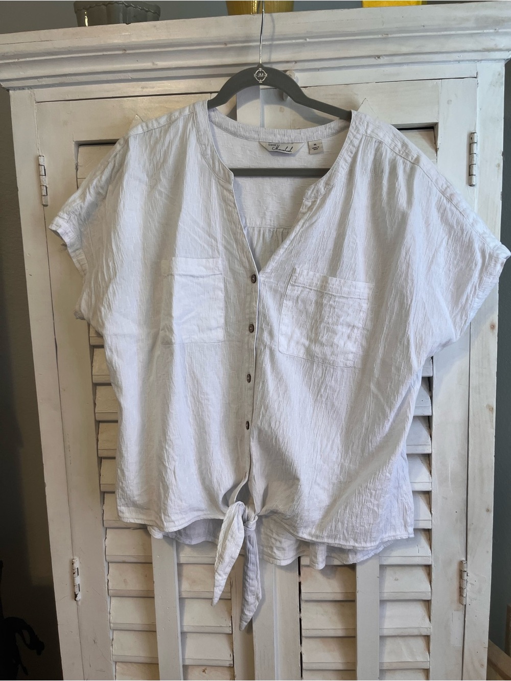 White Short-Sleeve Tie-Front Button Shirt